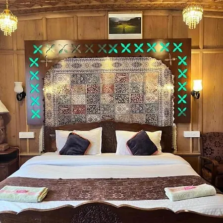 Floating Luxury Group Of Houseboats Srinagar (Jammu and Kashmir) Exterior photo