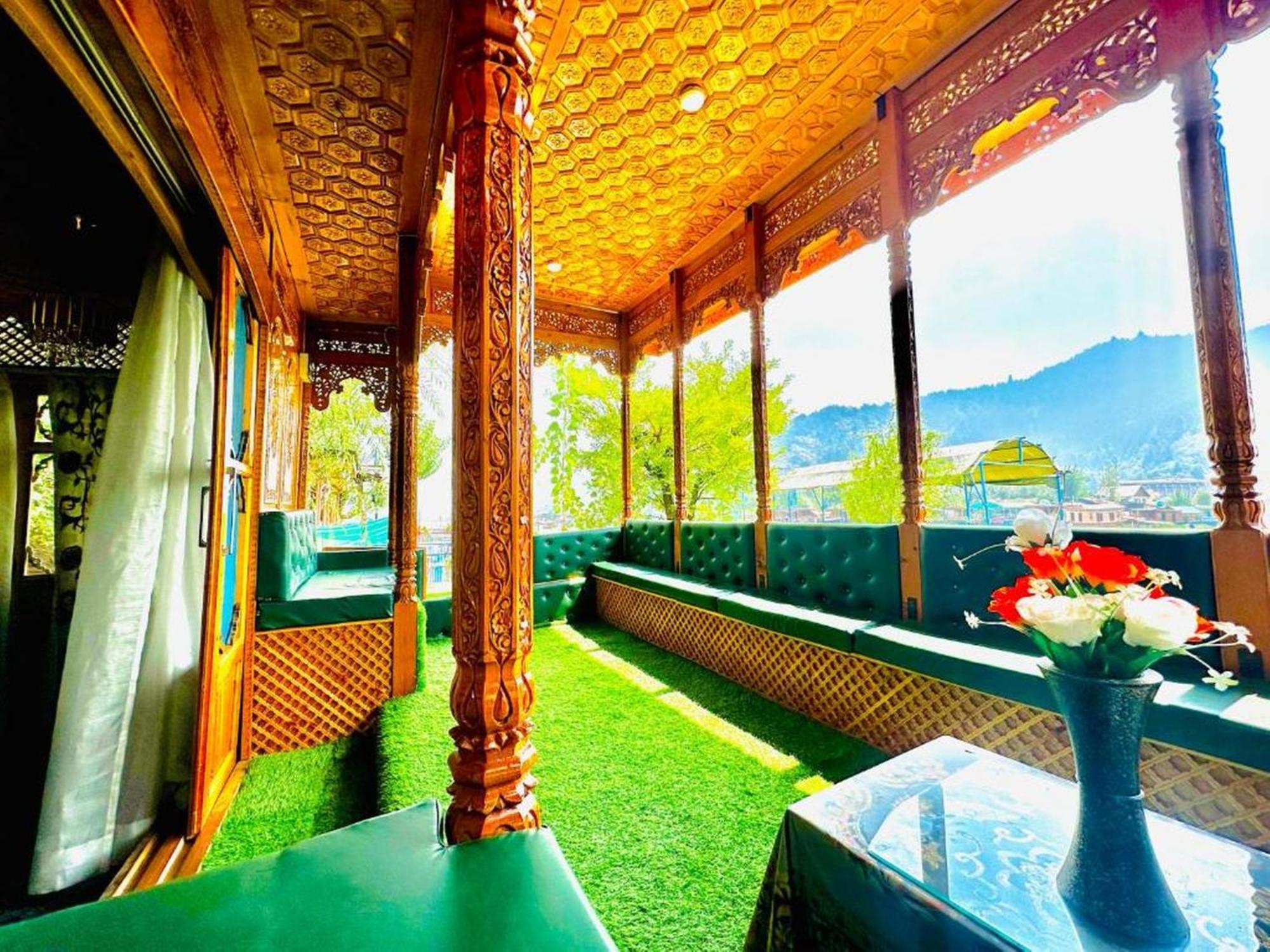Floating Luxury Group Of Houseboats Srinagar (Jammu and Kashmir)