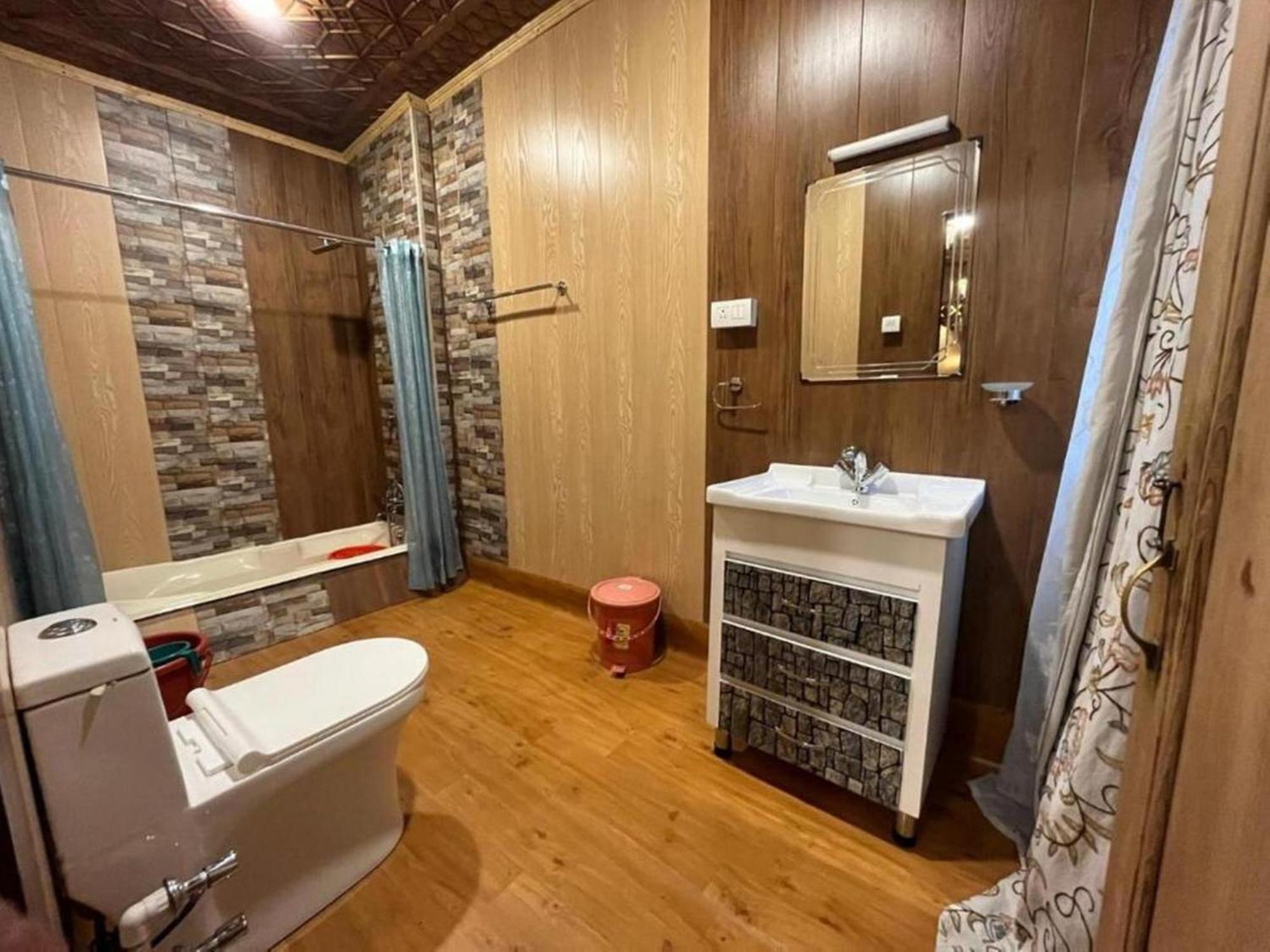 Botel Floating Luxury Group Of Houseboats