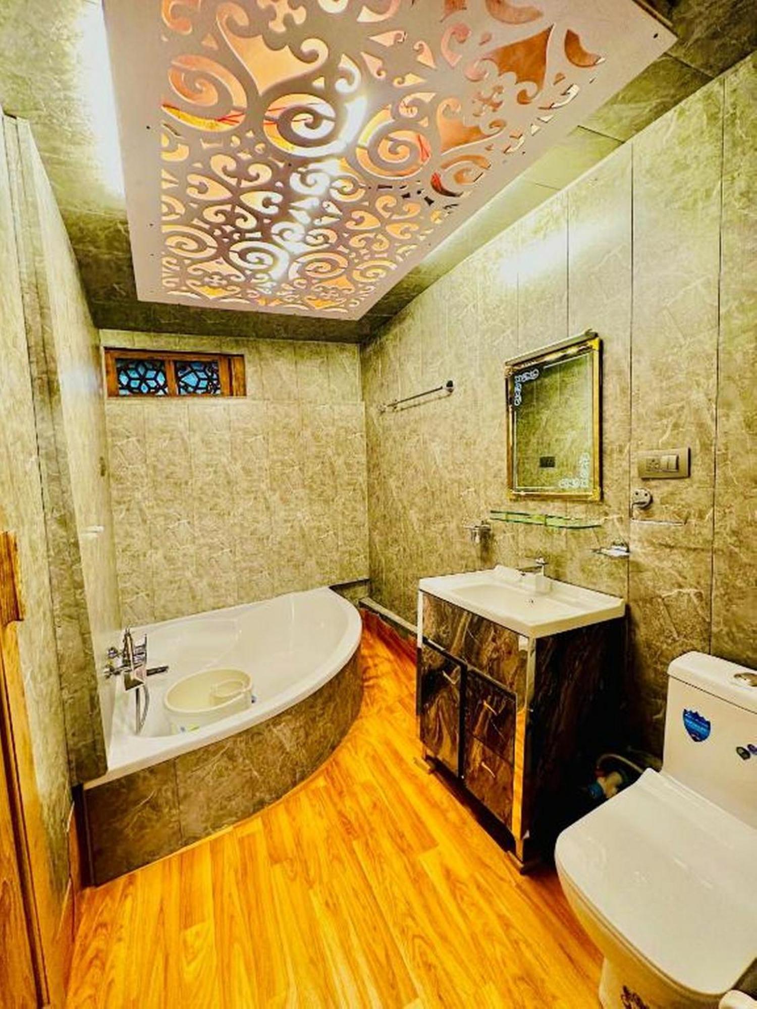 Botel Floating Luxury Group Of Houseboats 4*