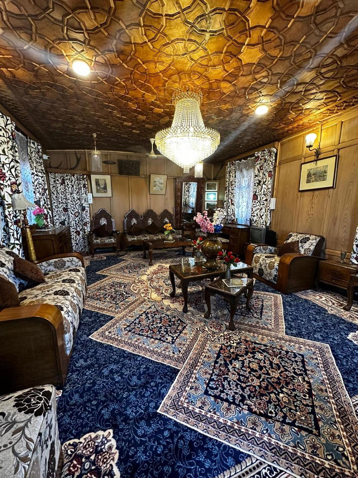 Floating Luxury Group Of Houseboats Srinagar (Jammu and Kashmir)