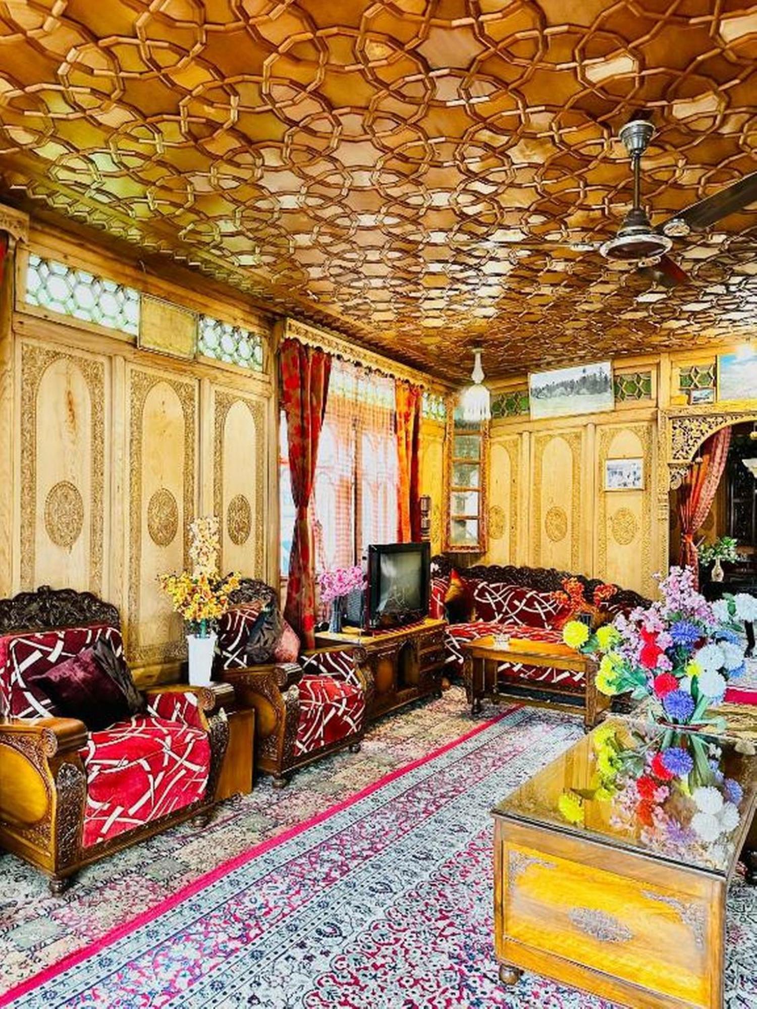 Botel Floating Luxury Group Of Houseboats Srinagar (Jammu and Kashmir)